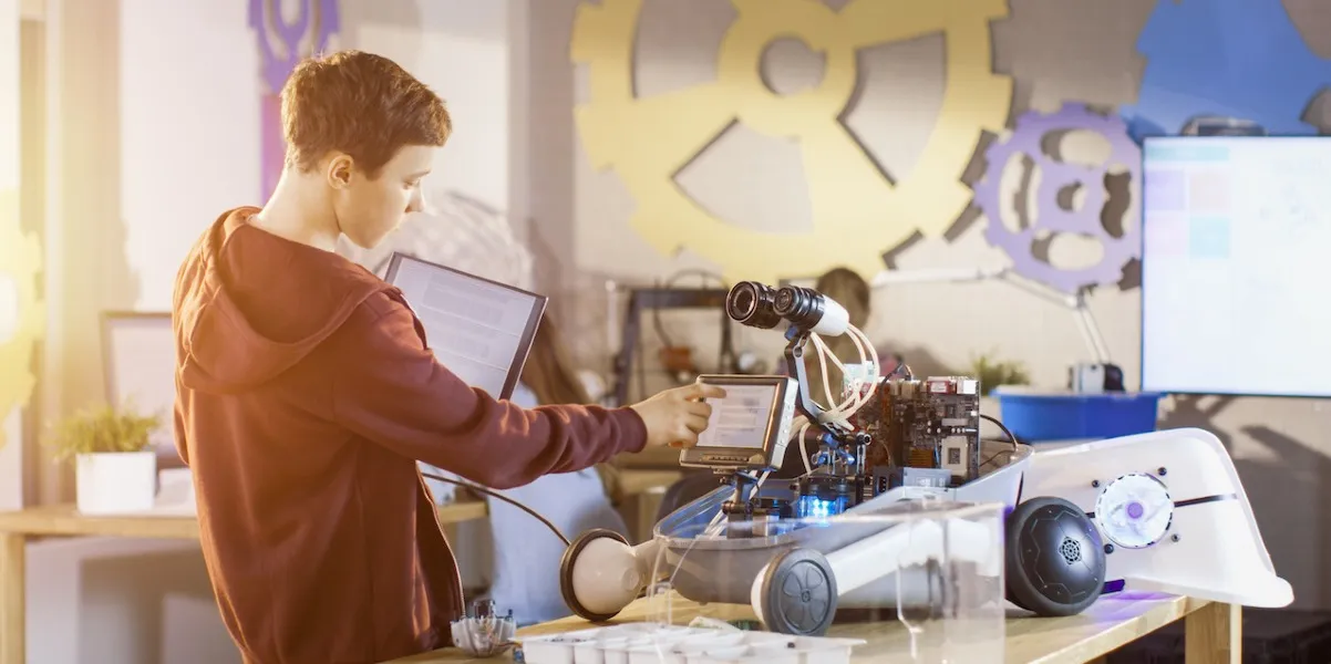 Specialist SEN School or Private SEN Tutoring? We Weigh Up The Options